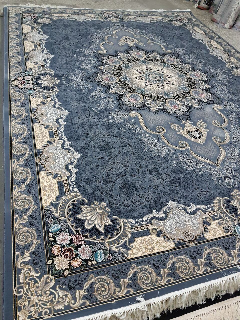 فرش 700 شانه - Q4596