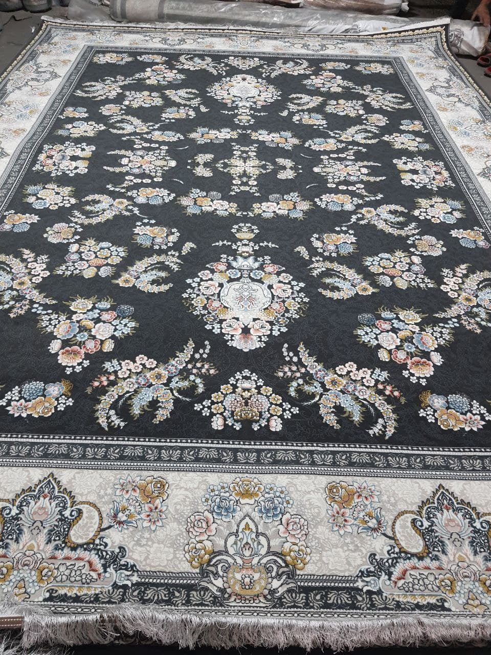 فرش 700 شانه - Q4598
