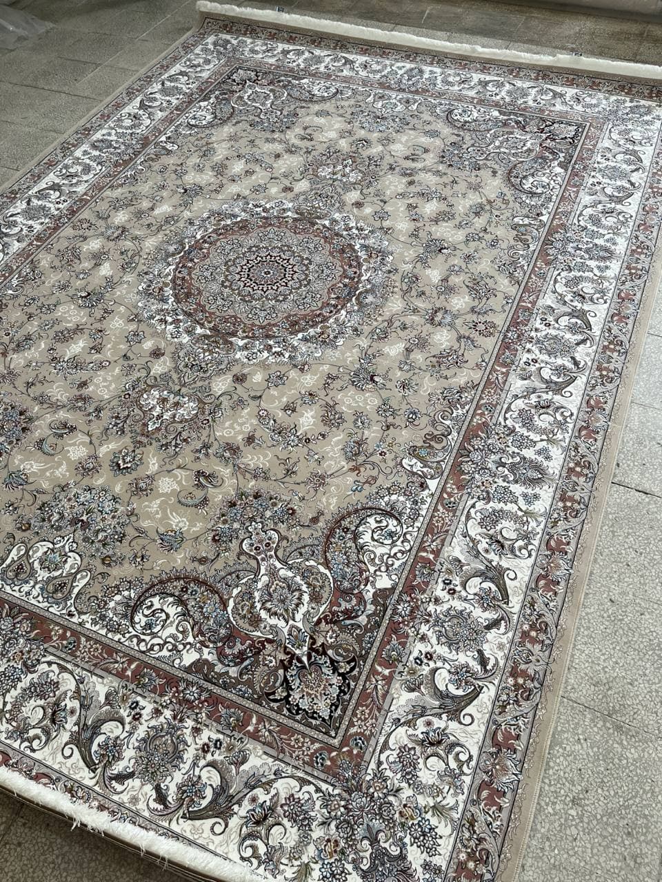 ساده سنگین وزن کد گلریزان بژ کرم - K3218